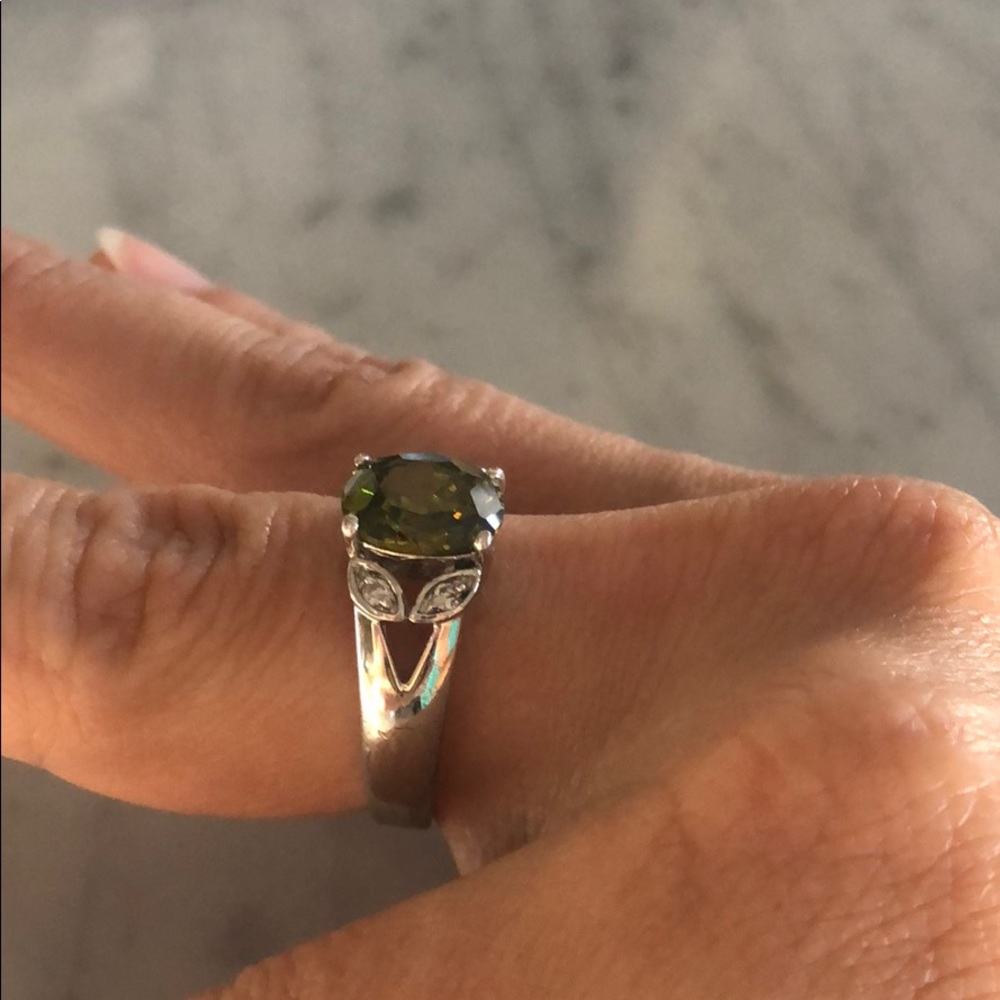 Light Green ring - Picture 2 of 8